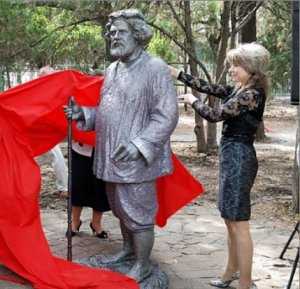 В Коктебеле открыли памятник поэту Волошину