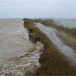 Спасатели расчистили водоотводный лоток на Сасык-Сиваше