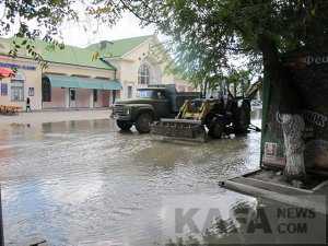 В Феодосии нечистотами залило привокзальную площадь