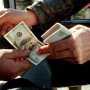 В Красногвардейске поймали двоих незаконных валютных менял