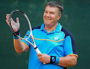 Янукович на глазах Киселева обыграл в теннис первую ракетку Украины, тренера и заявил, что ему никто не поддаётся