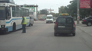 В Севастополе у троллейбусов и автобусов на ходу отлетают колеса