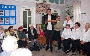 Во всех отделения Красногвардейского терцентра поздравили пожилых людей