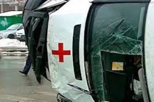 В Евпатории перевернулся автомобиль скорой помощи