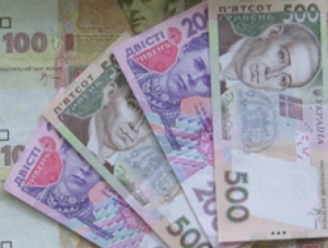 В Столице Крыма дети-сироты получили по 7 тыс. гривен