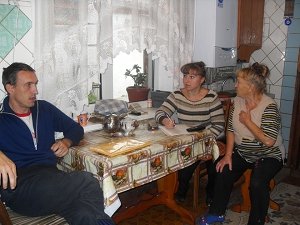 За помощью по уходу за инвалидами и престарелыми ежемесячно обращается почти 20 жителей ж/д района Симферополя