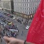Активисты, развернувшие флаг Победы, во время шествия УПА, благополучно освобождены