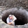 В Крыму рабочий оказался под завалами земли в глубоком колодце