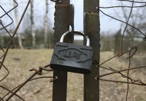 В Крыму селянин стащил металлические ворота