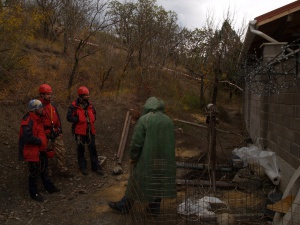 В Алуште спасатели нашли тело рабочего, погибшего под завалами земли в колодце