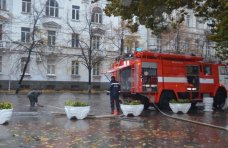 В Севастополе ливнем затопило проспект Нахимова