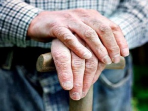 В Севастополе два уголовника совершили разбойное нападение на пенсионера