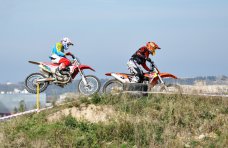 В Столице Крыма посоревновались гонщики на мотоциклах