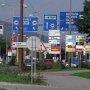 С дорог Ялты демонтируют знаки не связанные с дорожным движением