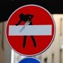 В Ялте демонтируют знаки, не связанные с дорожным движением