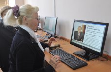 Пожилых людей в Столице Крыма будут учить компьютерной грамотности