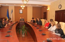 В Крыму обсудили поддержку приемных семей и домов семейного типа
