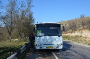 Под Севастополем загорелся автобус с пассажирами