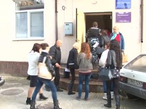 В Столице Крыма пикетировали фирму по предоставлению жилья и работы