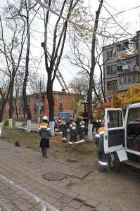 В Керчи на Гагарина меняют электрические сети