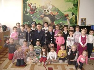 Керченские милиционеры провели дошкольникам урок безопасности