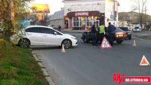 В Столице Крыма «девятка» протаранила Honda. Девушка – в больнице