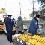 За плохую борьбу со стихийной торговлей в Крыму наказали десятки налоговиков и милиционеров