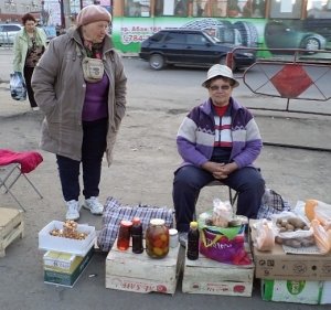 Милицию обвинили в отказе борьбы со стихийной торговлей в Симферополе