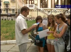 В Крыму официально зарегистрировано и работает около 400-х сот общественных организаций