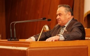 Депутат Е. Фикс призвал граждан Украины не стать слепым орудием в руках оппозиции