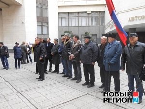 В Столице Крыма на митинге пригрозили потребовать возвращения Крыма России