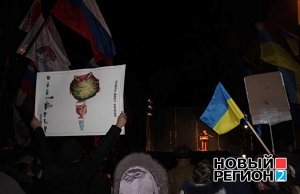 В Симферополе снова собрали чиновников на митинг против европейской заразы