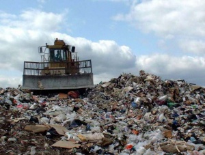 «Чистый город» завалил СИМЭКО обещаниями: мусоровозы пустят на полигон
