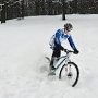В Гаспре по снегу гоняли десятки велосипедистов