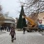 В Симферополе устанавливают ещё одну елку