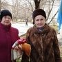 Крымчане приносят соления митингующим за Януковича