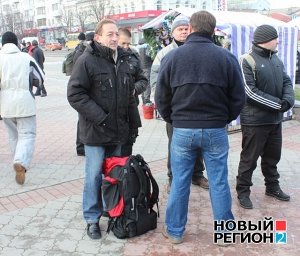 Крымские «регионалы» отправили в Киев очередную тысячу сторонников президента