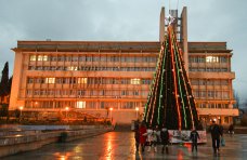 В Алуште установят две городские елки