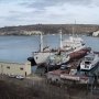 Бухта Севастополя скрывала от следователей 18 тонн горючего