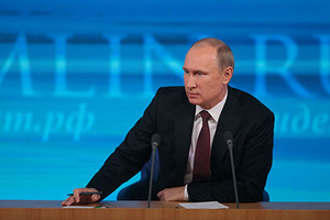 Путин обещает, что российские войска в Украину не введут: «Крым — не Грузия»