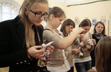 В Симферополе открылась выставка новогодних поделок