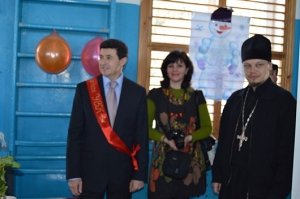 Николай Янаки посетил Ливадийский учебно-воспитательный комплекс и поздравил школьников с православным праздником