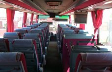 Возле Мраморной пещеры в Крыму застрял экскурсионный автобус с детьми