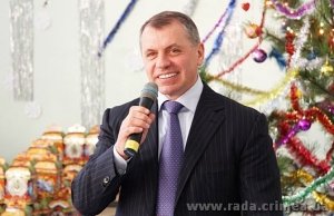 Владимир Константинов поздравил учащихся Научновской общеобразовательной школы с новогодними праздниками