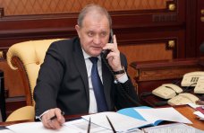 Крымский премьер ответил на вопросы по горячей телефонной линии