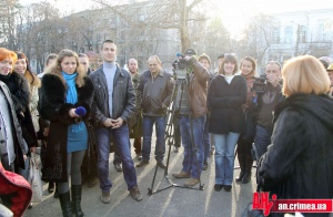 Крымские журналисты напомнили Януковичу, что он несет ответственность за жестокие избиения людей