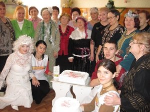 Симферопольские пенсионеры пожелали крымчанам радости и хорошего настроения в Новом 2014 году
