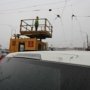 Троллейбусный провод в Симферополе повредил авто