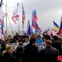 Агрессивные сторонники «Русского единства» встали на защиту крымской хатынки журналиста Дмитрия Киселева