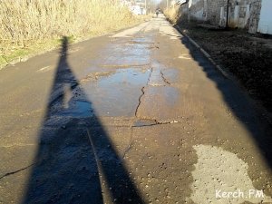 Украденные люки превратили дороги в Керчи в полосу препятствий